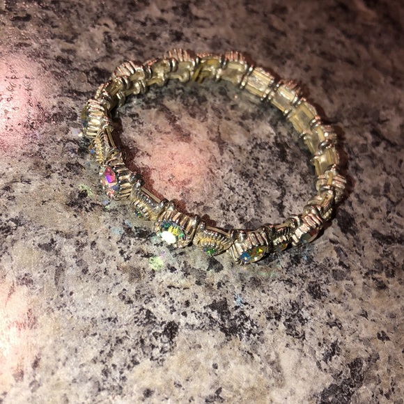 Iridescent women’s stackable bracelet. - Picture 3 of 3
